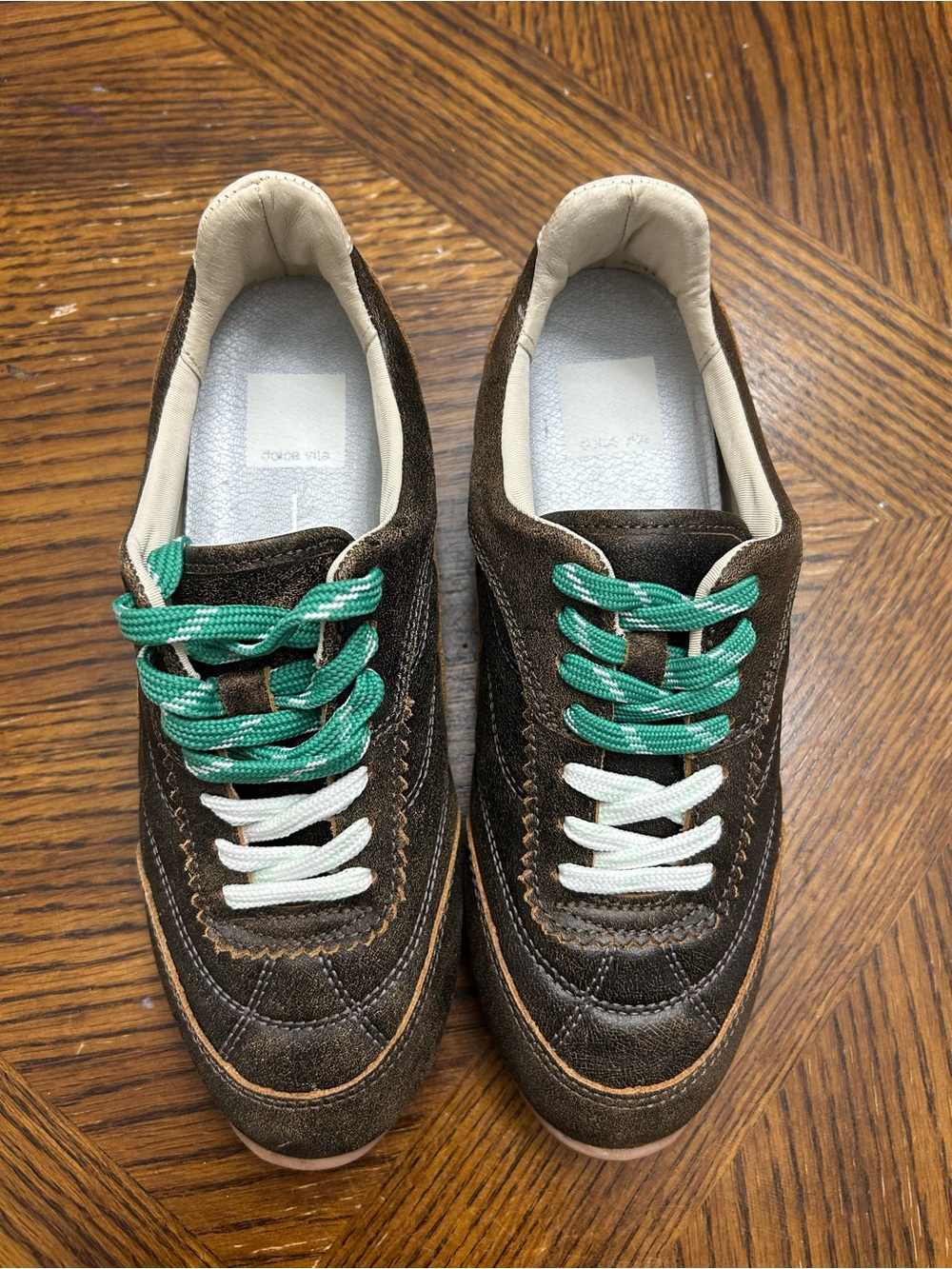 NEW Dolce Vita women sneakers size 7.5 made in Brazil